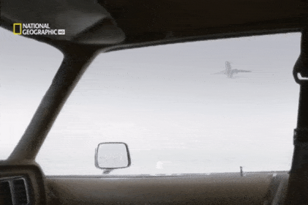 Cơ trưởng âm mưu tự sát, toàn bộ người trên chuyến bay tử nạn năm 2013-1