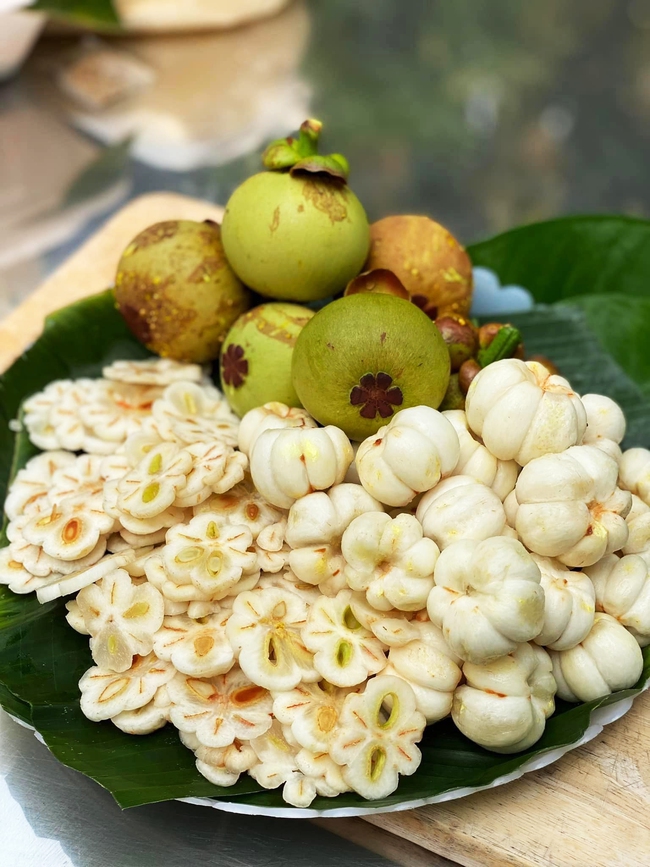 Lấy ruột măng cụt xanh siêu nhanh chỉ với 1 lần gọt, bạn đã biết chưa?-1