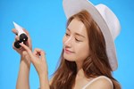 Bôi kem chống nắng là một trong 5 cách giúp da căng bóng của phụ nữ Pháp-5