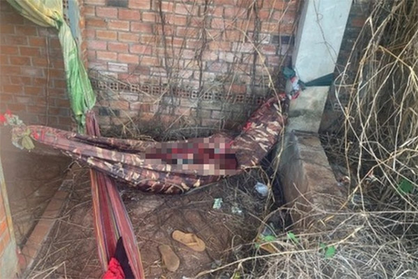 Bị xịt hơi cay, chiến sĩ công an nén đau truy đuổi tóm gọn nghi can trộm xe máy-4