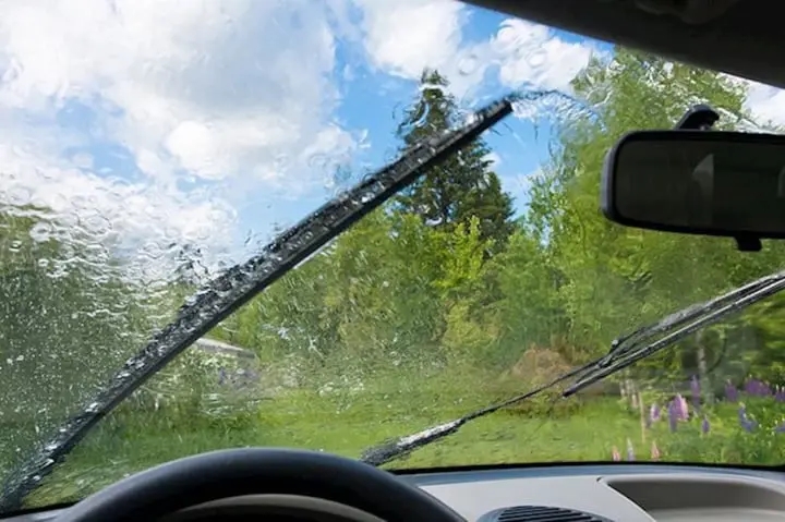 Cách nhanh chóng hạ nhiệt ô tô đỗ lâu dưới nắng-2