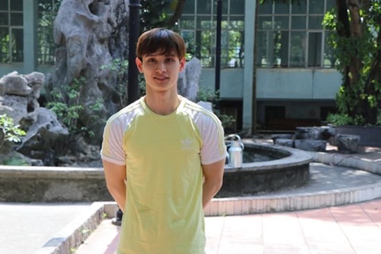 Gặp hot-boy thể dục dụng cụ 5 lần liên tiếp 