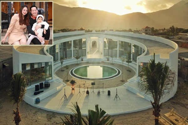 Biệt thự cực chất của đại gia bạn thân Cường Đô la, 2 gian rộng lớn vẫn không đủ để siêu xe-8