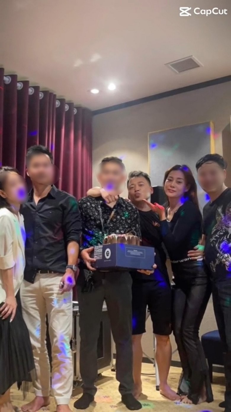 Shark Bình hoàn tất thủ tục ly hôn, Phương Oanh liền khoe ảnh cưa sừng làm nghé, diện mốt không phòng hộ-15