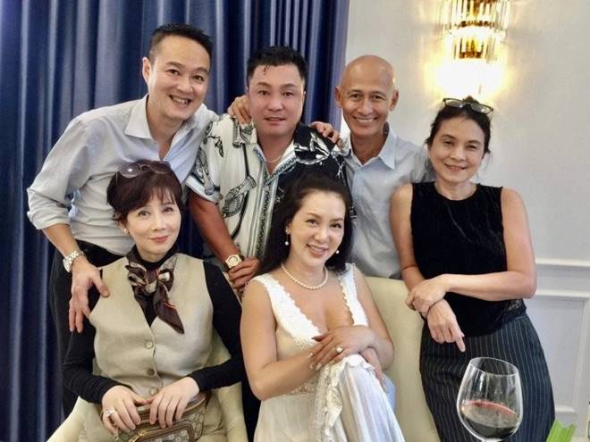 Quá khứ của nữ hoàng ảnh lịch Diễm Hương: Từng bị đồn có con với Lý Hùng, đính hôn nhầm tội phạm-10