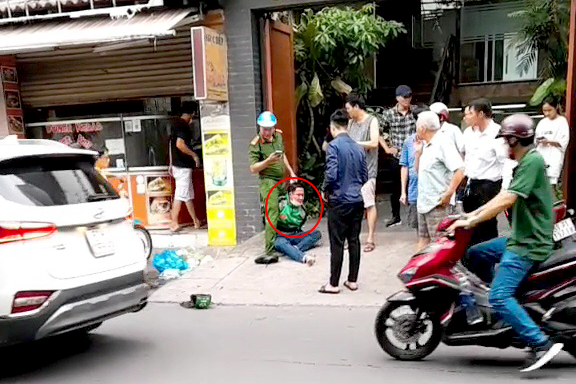 Lời kể của trung úy công an bị nghi can trộm xe máy xịt hơi cay ở TPHCM-3