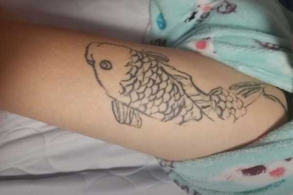 Kẻ bắt nạt Hàn Quốc ép bạn học xăm hình cá chép, đầu quỷ-1