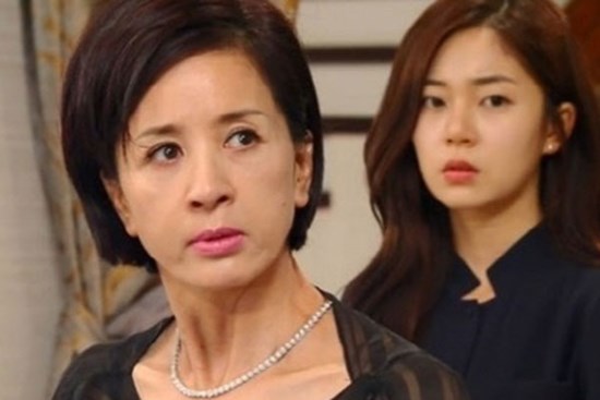 Mẹ chồng trách móc 