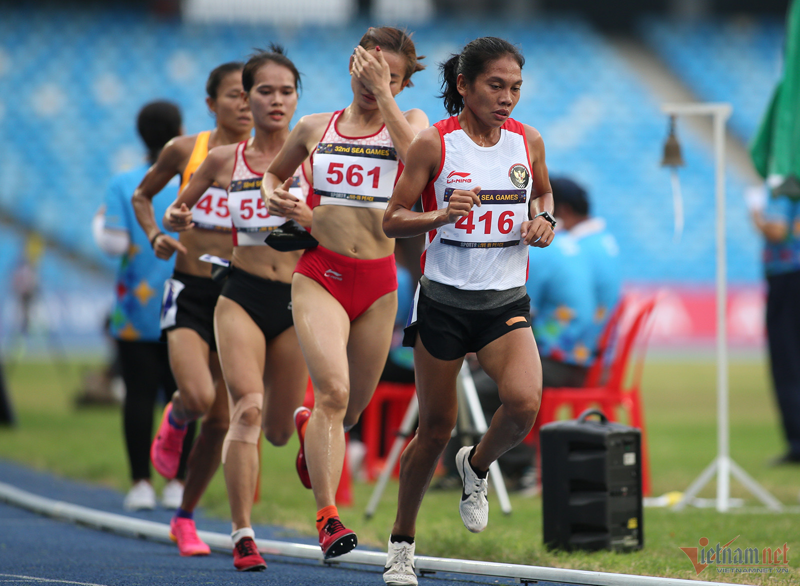 Nguyễn Thị Oanh: Cuộc đua đốt thể lực và hành động đẹp với đối thủ-5