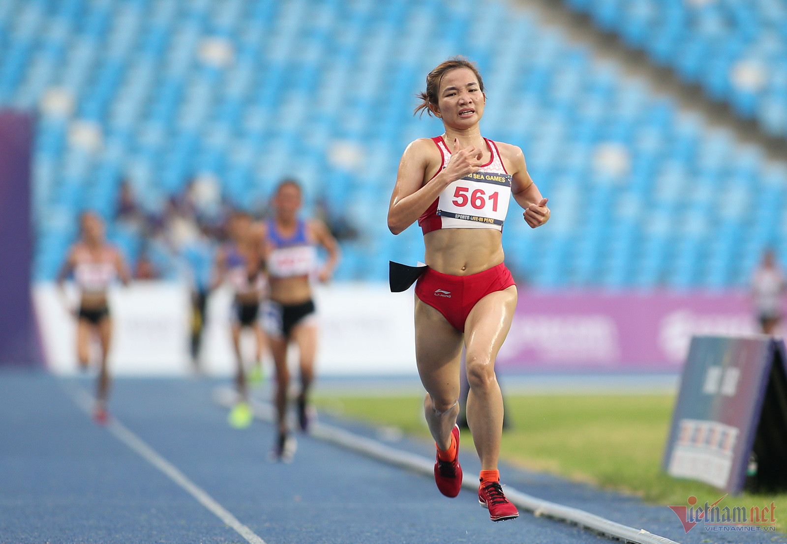 Nguyễn Thị Oanh: Cuộc đua đốt thể lực và hành động đẹp với đối thủ-9