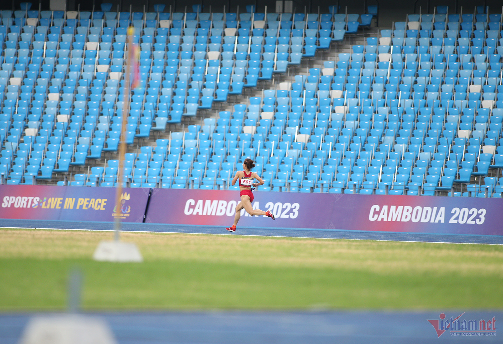 Nguyễn Thị Oanh: Cuộc đua đốt thể lực và hành động đẹp với đối thủ-8