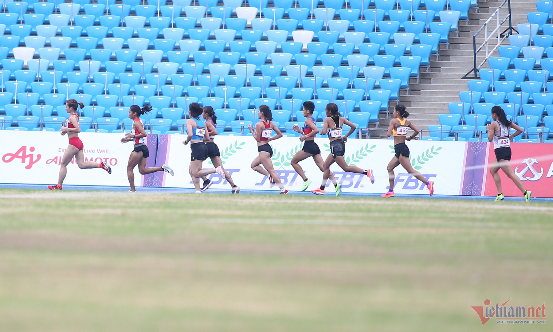 Nguyễn Thị Oanh: Cuộc đua đốt thể lực và hành động đẹp với đối thủ-6