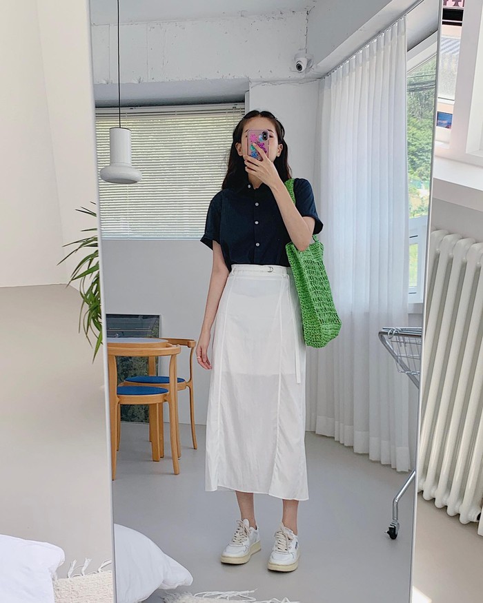 10 set áo sơ mi và chân váy chuẩn thanh lịch lấy cảm hứng từ Hà Tăng-4