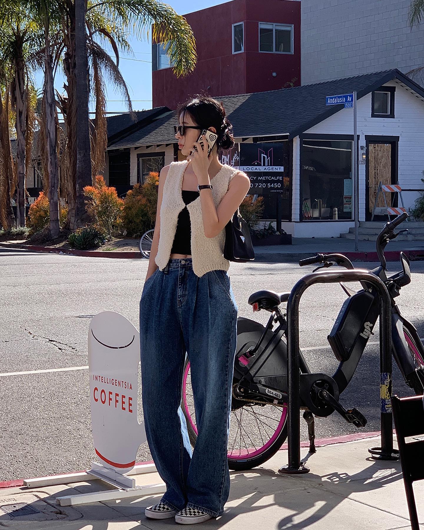 Kết hợp áo crop top với 4 món đồ để dễ ghi điểm tinh tế-5