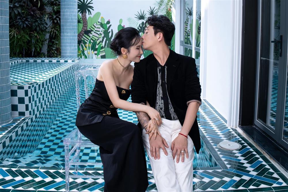 Biệt thự cực chất của đại gia bạn thân Cường Đô la, 2 gian rộng lớn vẫn không đủ để siêu xe-3