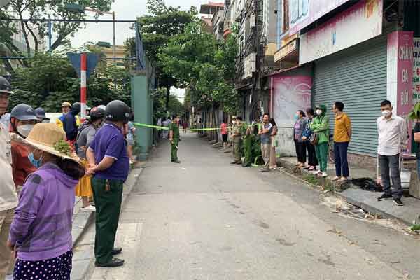 Vụ cháy 4 người chết: Khung sắt bao kín ngăn cản nỗ lực cứu nạn nhân-4