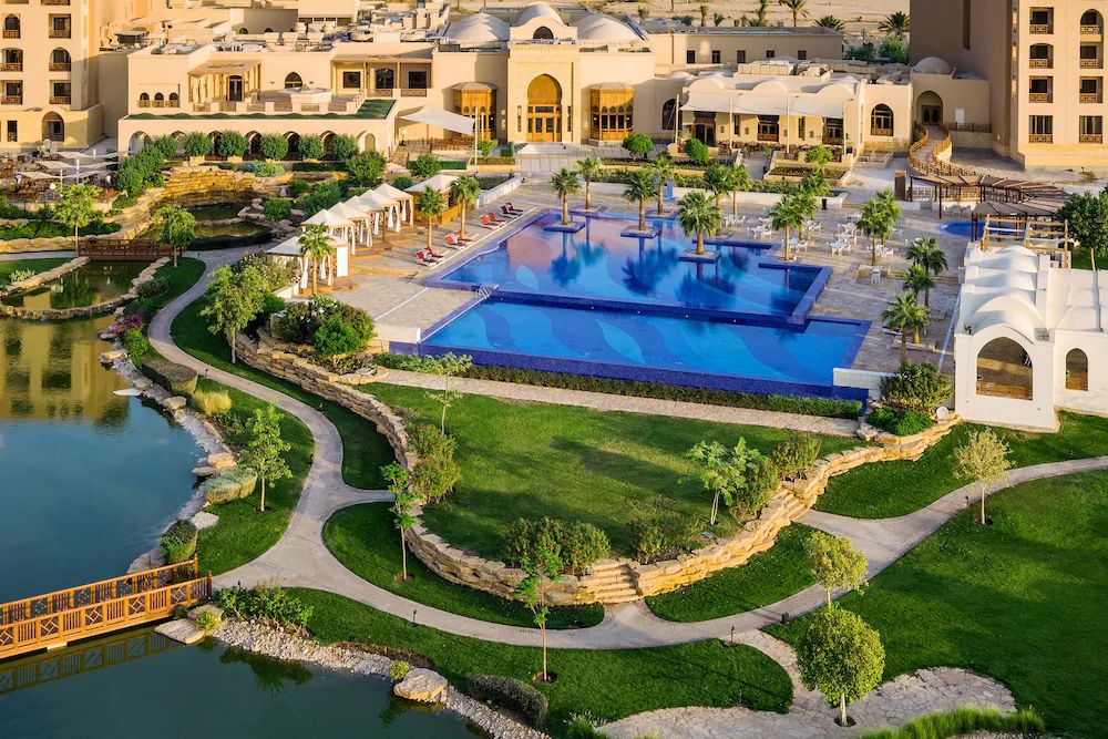 Khối tài sản khổng lồ của Hoàng tử Alwaleed bin Talal - người giàu nhất Ả Rập Xê Út-10