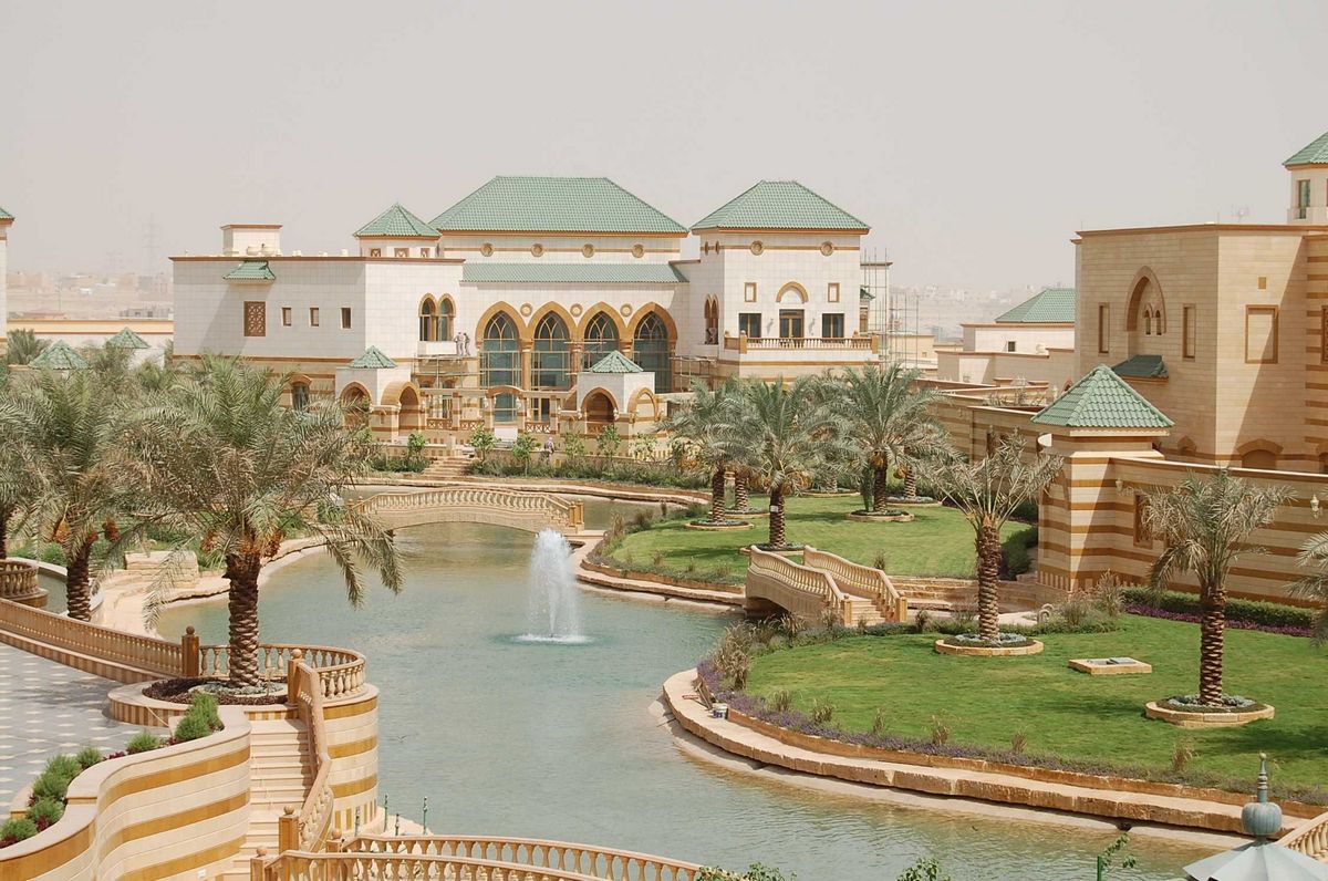 Khối tài sản khổng lồ của Hoàng tử Alwaleed bin Talal - người giàu nhất Ả Rập Xê Út-11