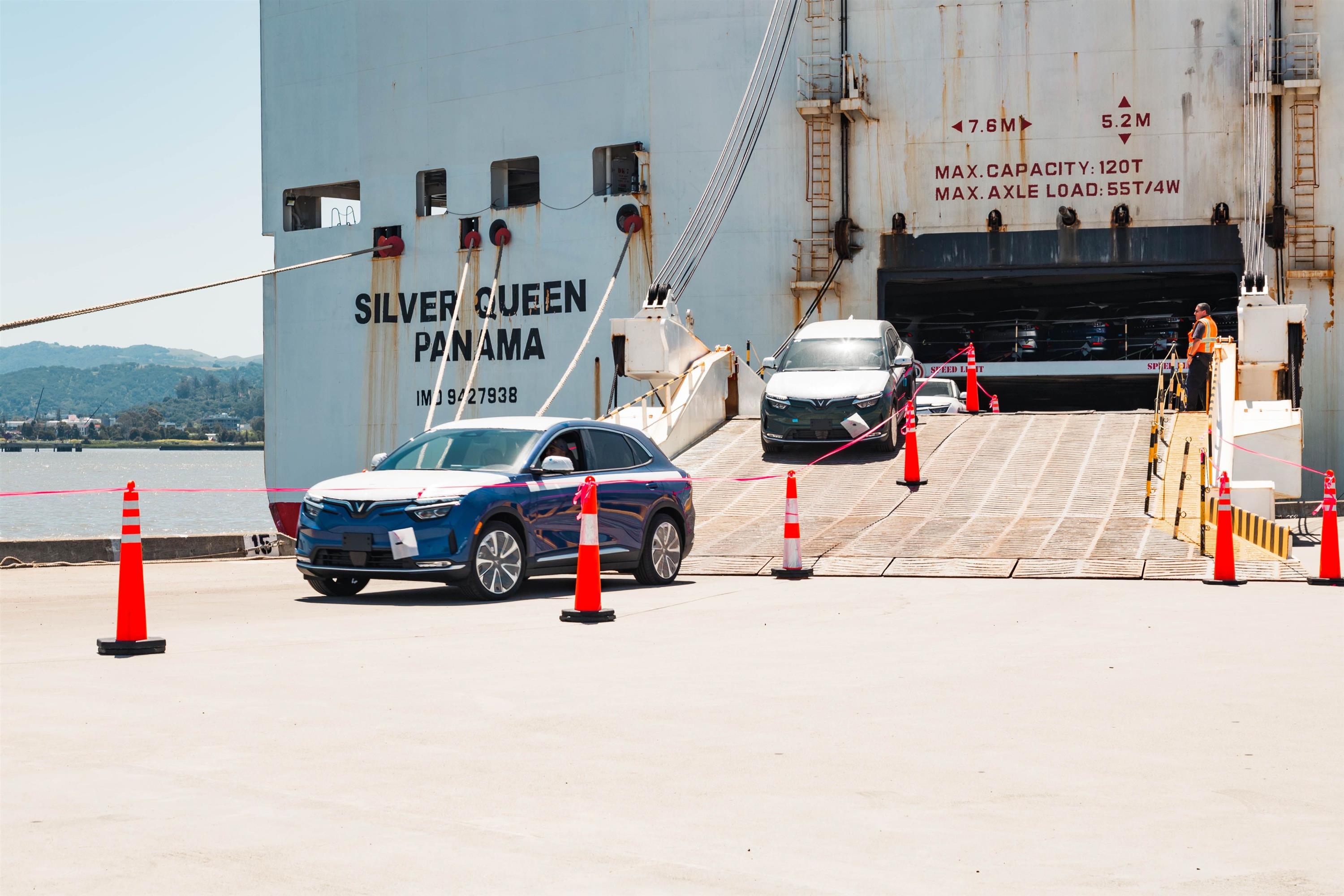 Ô tô điện VinFast VF 8 cập cảng Mỹ, phạm vi lái đạt 264 dặm-2