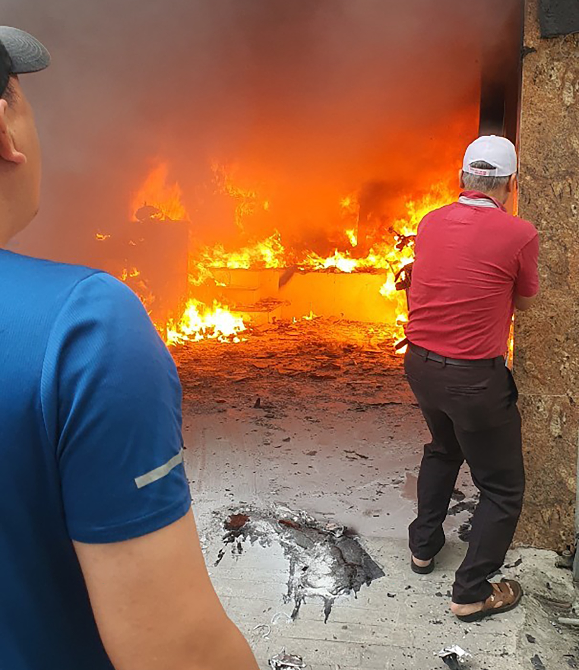 Chuồng cọp bọc kín nơi xảy ra vụ hỏa hoạn khiến 4 bà cháu tử vong-3