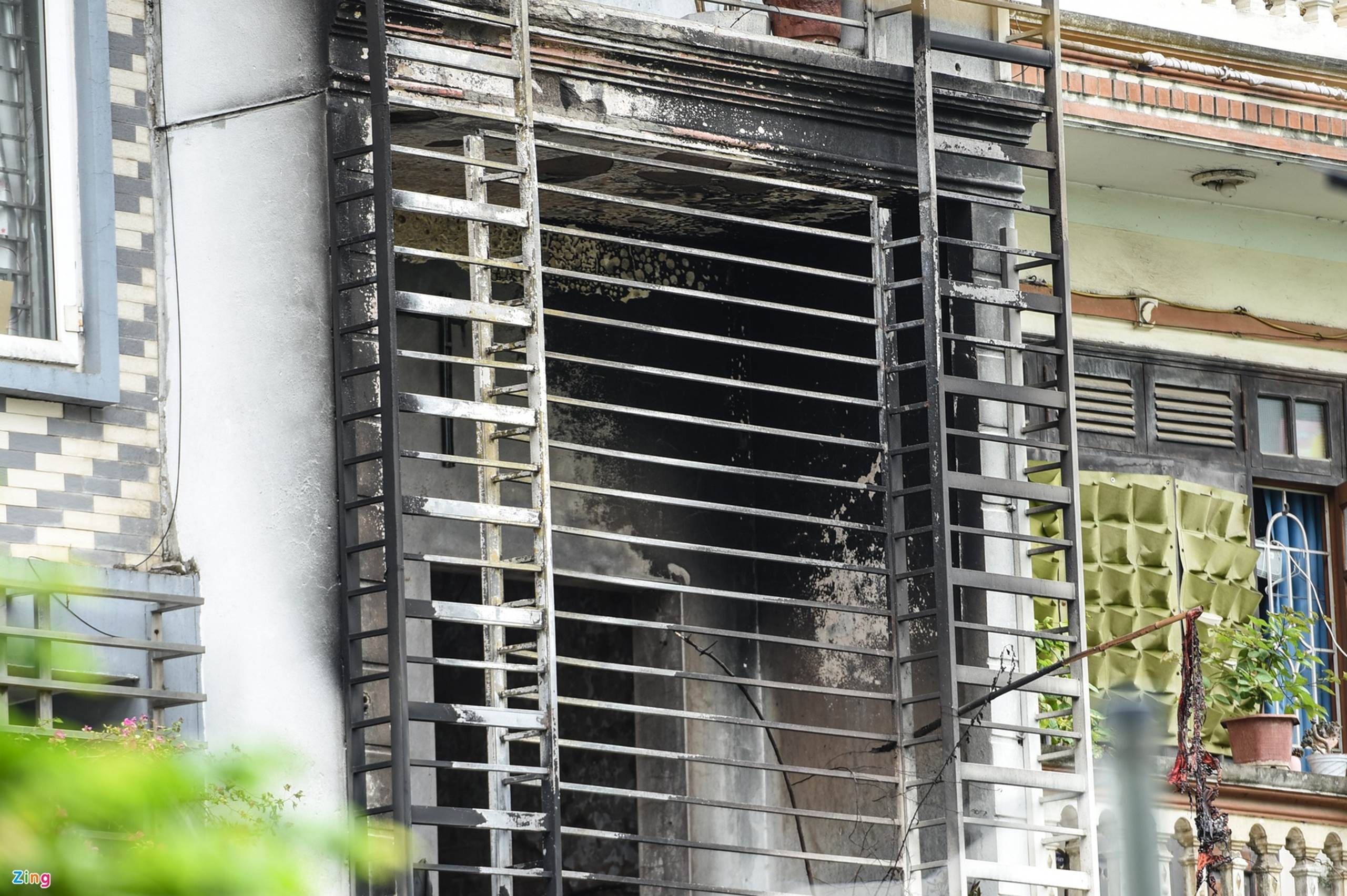 Chuồng cọp bọc kín nơi xảy ra vụ hỏa hoạn khiến 4 bà cháu tử vong-4