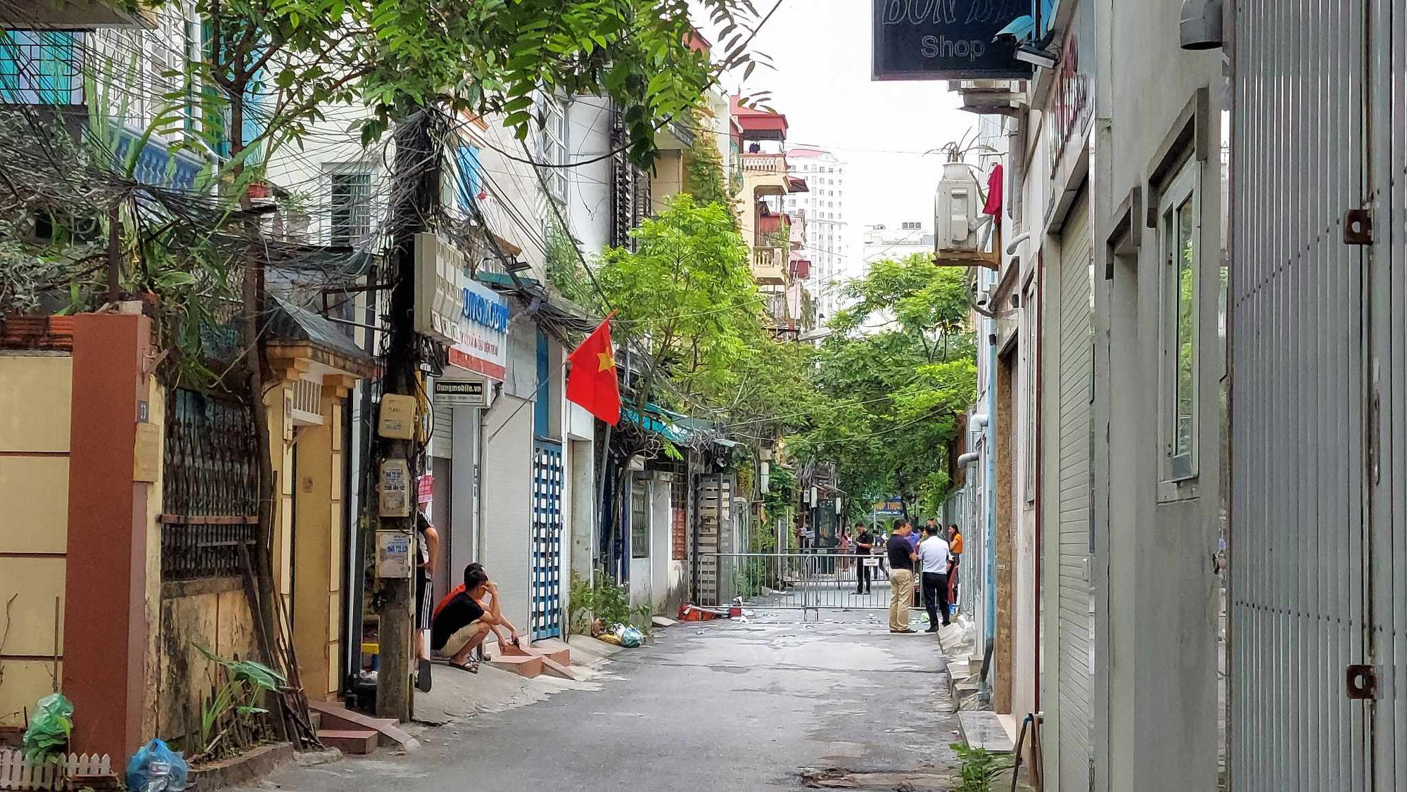 Vụ cháy nhà chết 4 bà cháu ở Hà Đông, Hà Nội: Hàng xóm đã ném quả nổ cứu hỏa nhưng lửa quá lớn-2
