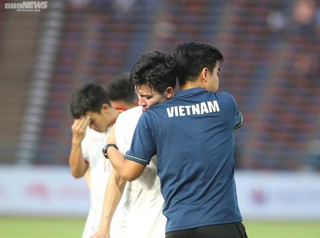 U22 Việt Nam bật khóc, gục ngã sau trận thua U22 Indonesia-11