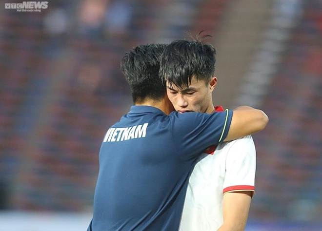 U22 Việt Nam bật khóc, gục ngã sau trận thua U22 Indonesia-12