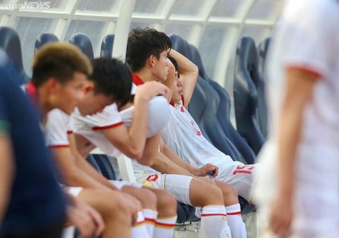 U22 Việt Nam bật khóc, gục ngã sau trận thua U22 Indonesia-9