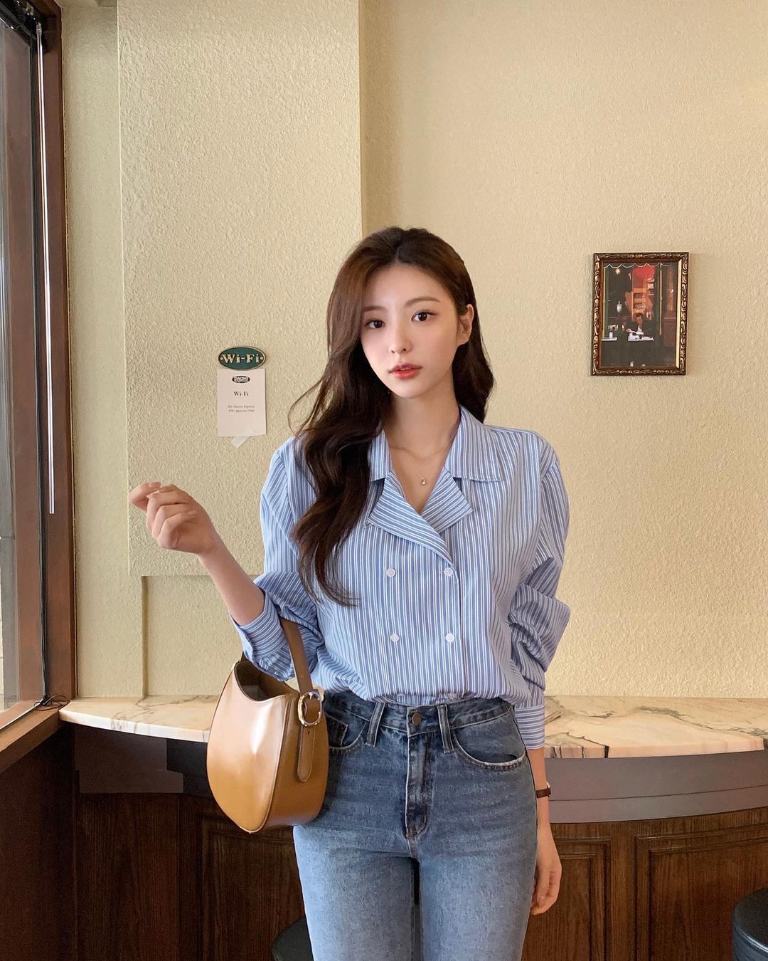 10 cách diện áo sơ mi trẻ trung, hack ngay 5 tuổi cho nàng công sở-1