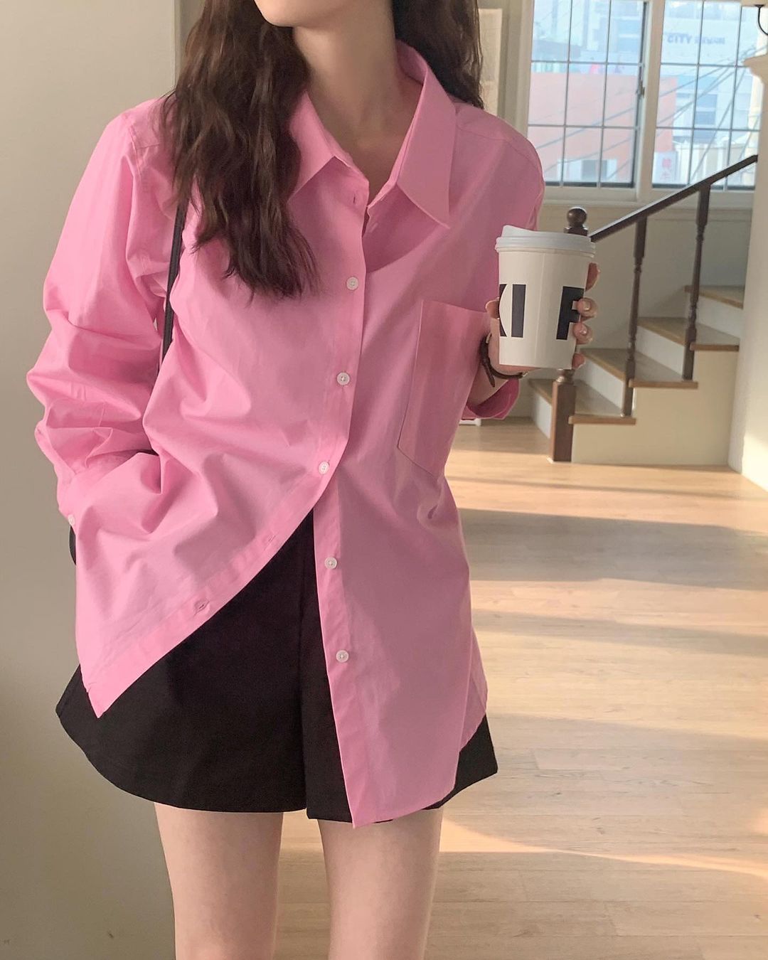 10 cách diện áo sơ mi trẻ trung, hack ngay 5 tuổi cho nàng công sở-10