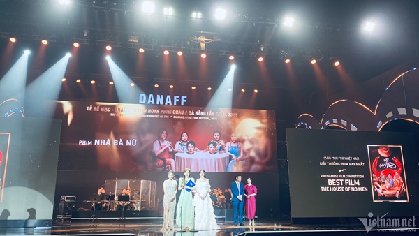 Uyển Ân: Trấn Thành không dám bỏ show Rap Việt vì sợ đền hợp đồng-9