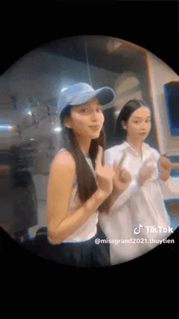 Hoa hậu Thuỳ Tiên và Thanh Thủy chung khung hình thu về 500.000 lượt xem-1