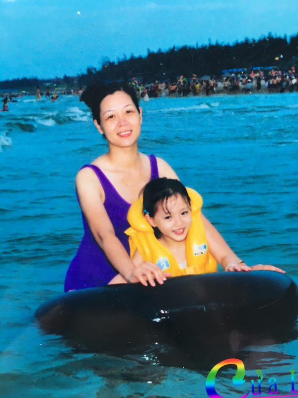 Thân thế mẹ ruột Hoa hậu Lương Thùy Linh: Đứng đầu kho bạc nhà nước một tỉnh, thời trẻ cũng là mỹ nhân-3