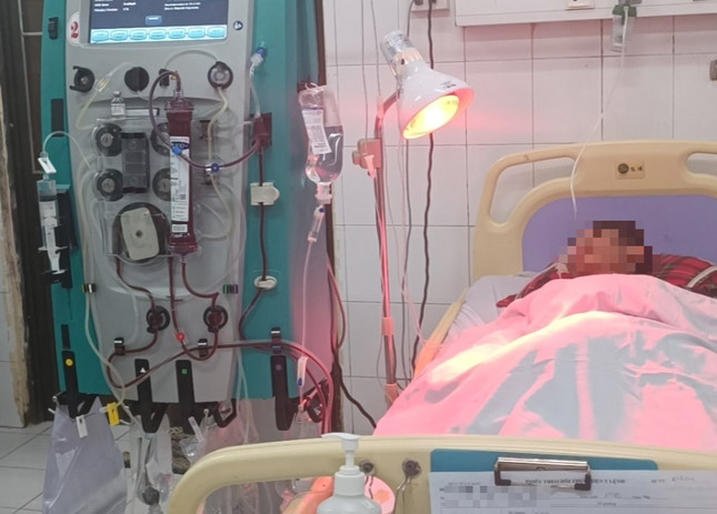 Sau tiệc nhậu, 2 người tử vong, một người cấp cứu nghi do ngộ độc rượu-1