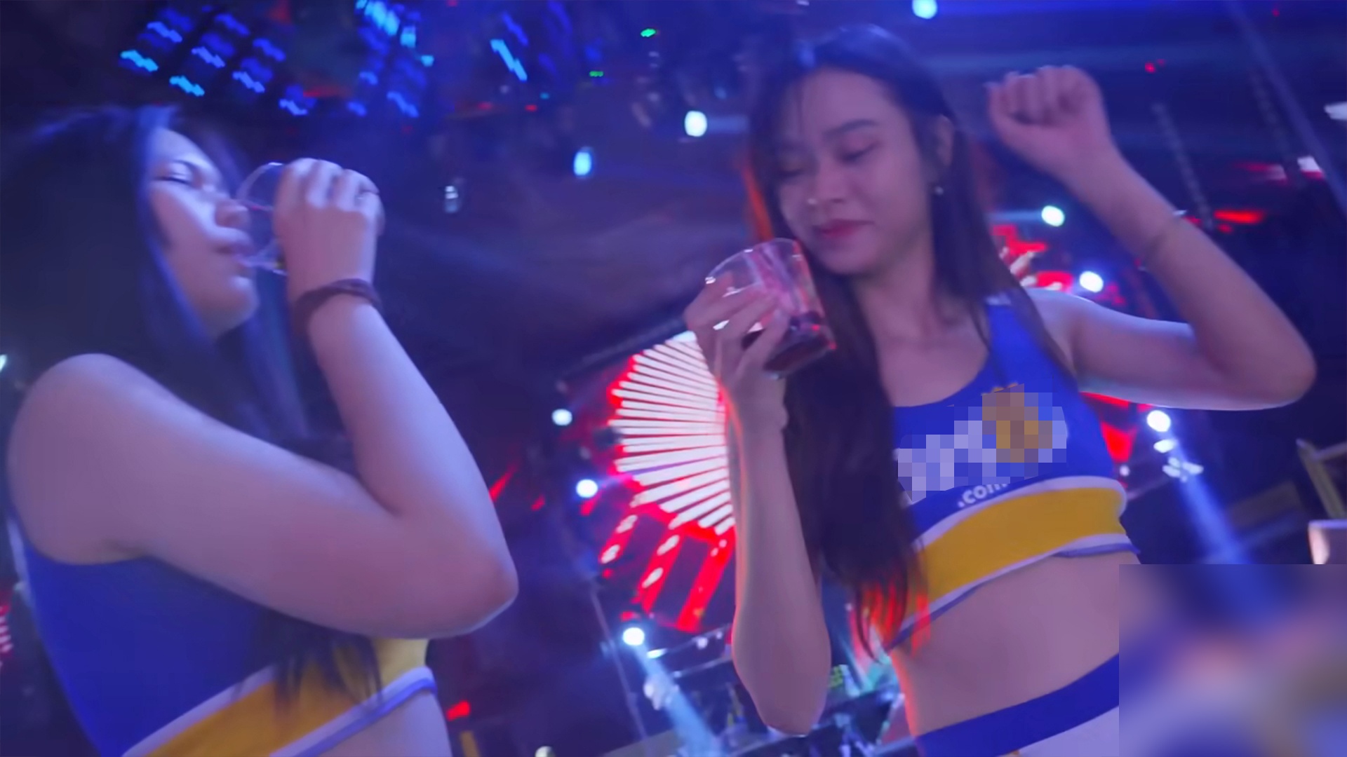 Phim có quảng cáo web cờ bạc bị ẩn, đạo diễn nói ‘không biết’-1