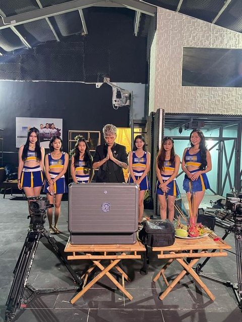 Phim có quảng cáo web cờ bạc bị ẩn, đạo diễn nói ‘không biết’-4