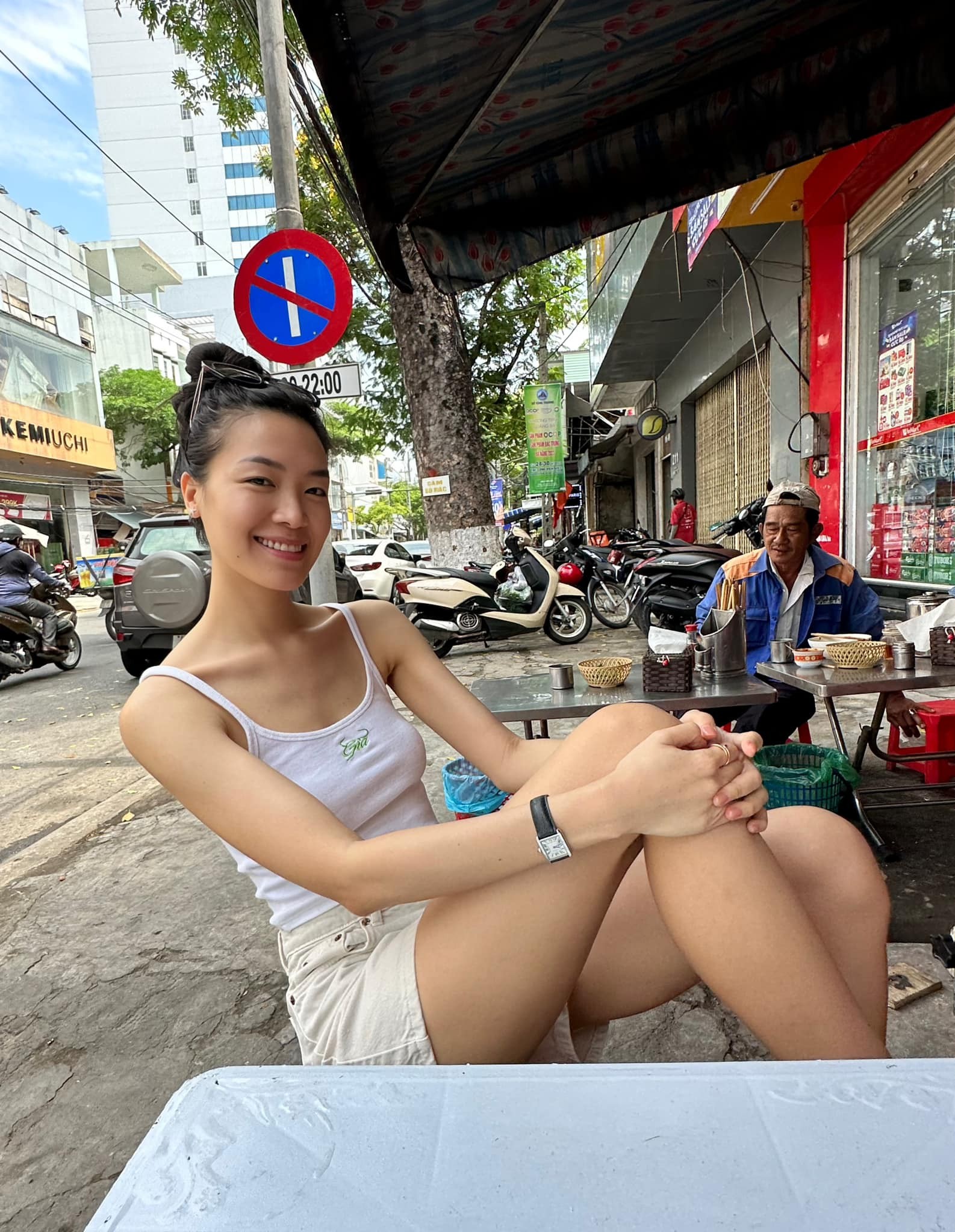 Mặt mộc của Hoa hậu Thùy Dung ở tuổi 33-4