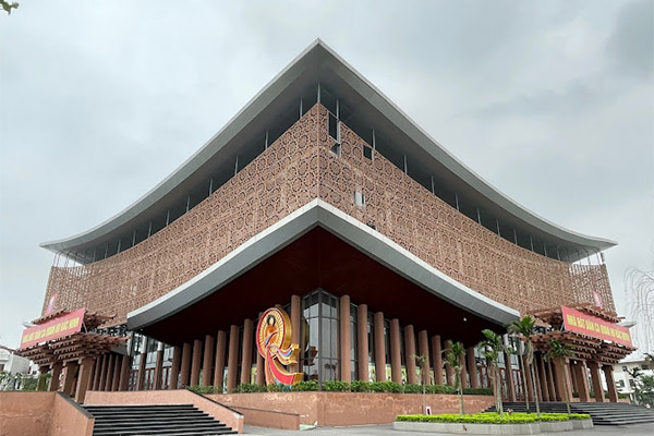 Làm rõ nguyên nhân nữ sinh lớp 7 rơi chung cư tử vong-2