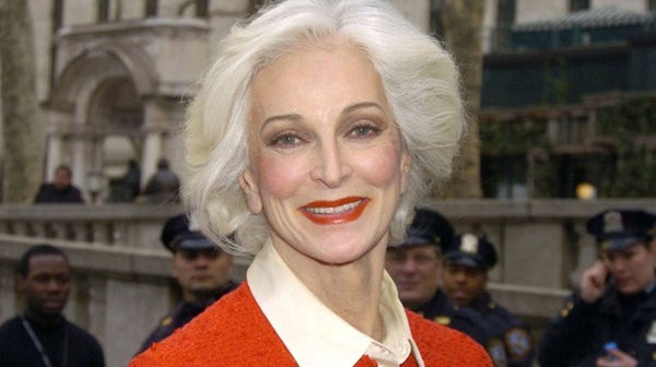 Siêu mẫu 92 tuổi khỏe mạnh, thần thái cuốn hút nhờ làm 3 việc đơn giản mỗi ngày-1