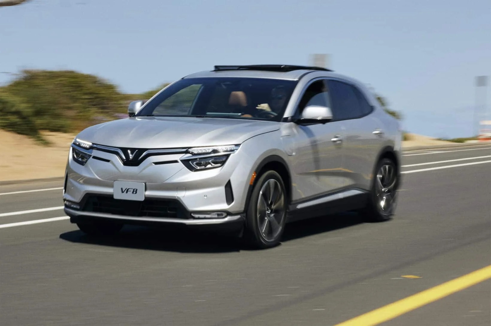Chuyên trang ô tô Mỹ: VinFast VF 8 sẽ là đối thủ ‘đáng gờm’ trên thị trường-2