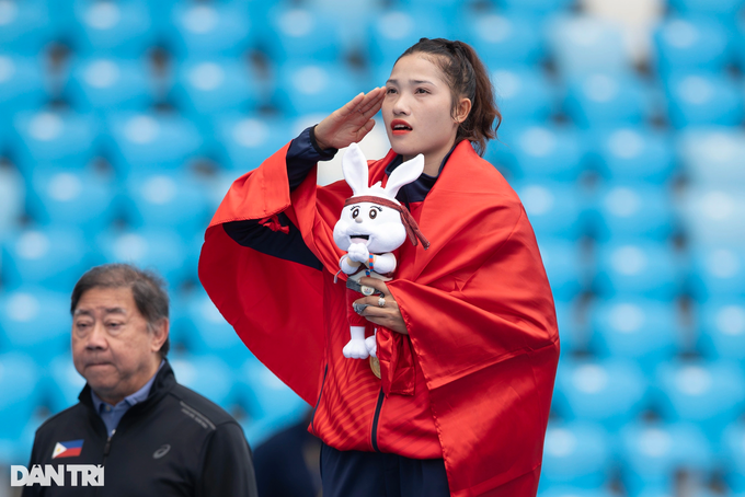 Nữ trung úy ở Hà Nội hoãn cưới giành HCV 7 môn phối hợp khó nhất SEA Games-4