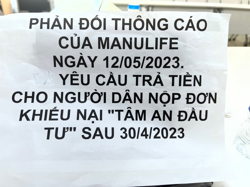 Khách hàng tố Manulife phân biệt đối xử-1