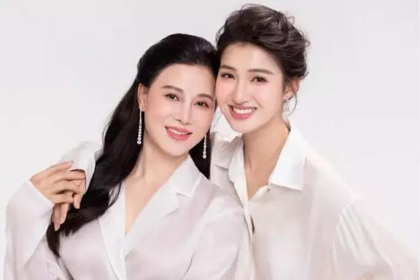 Á hậu Phương Nhi bảo lưu đại học-2