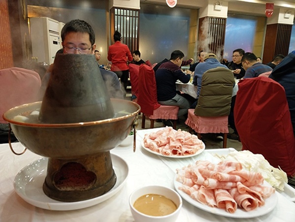 Thực quản của người đàn ông trắng như da heo, sần sùi và lở loét vì sở thích ăn uống không hiếm gặp-2