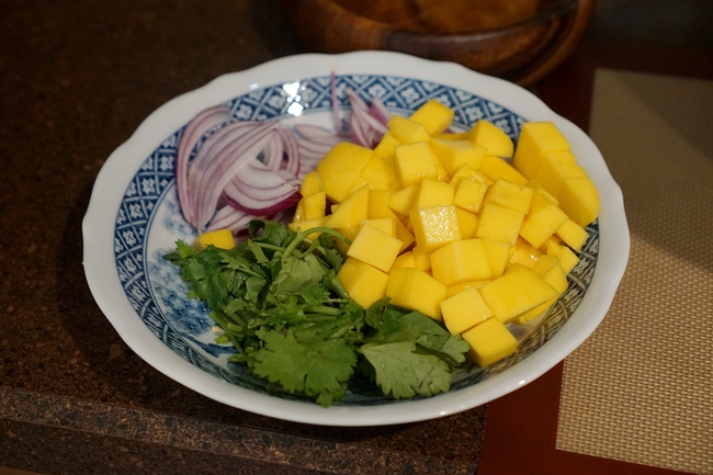 Hướng dẫn làm gỏi tôm xoài kiểu Thái chuẩn vị chua cay ngon khó cưỡng-2