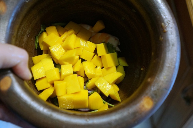 Hướng dẫn làm gỏi tôm xoài kiểu Thái chuẩn vị chua cay ngon khó cưỡng-6