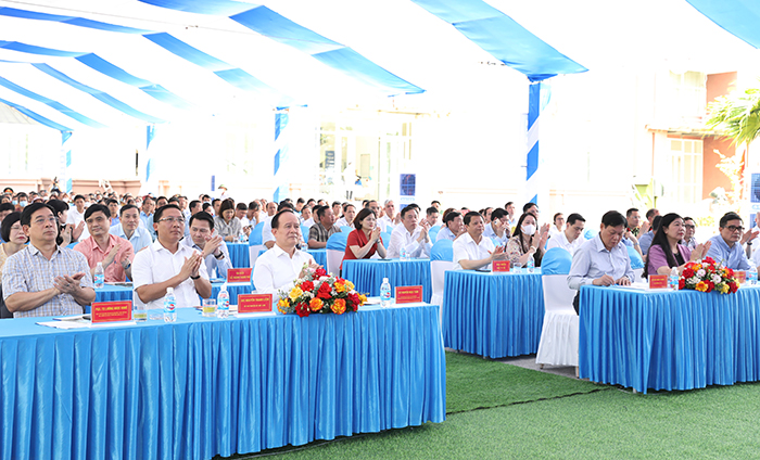 Phát động chương trình khám, quản lý sức khỏe cho nhân dân trên địa bàn huyện Mê Linh-2