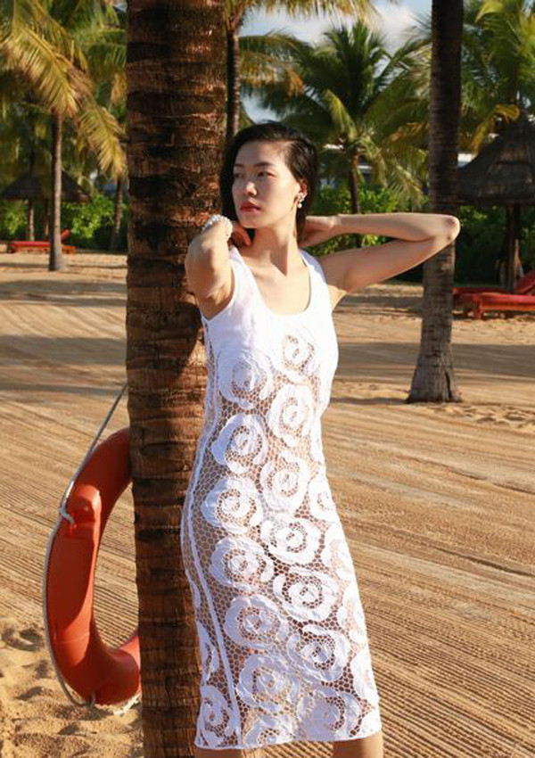 Tuổi 33 kín tiếng của Hoa hậu Thùy Dung: Theo gia đình sang sống trời Tây-4