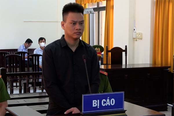 Cậu bé sống lay lắt nơi bìa rừng, chiếc chiếu vừa là chỗ ăn vừa là chỗ ngủ-5